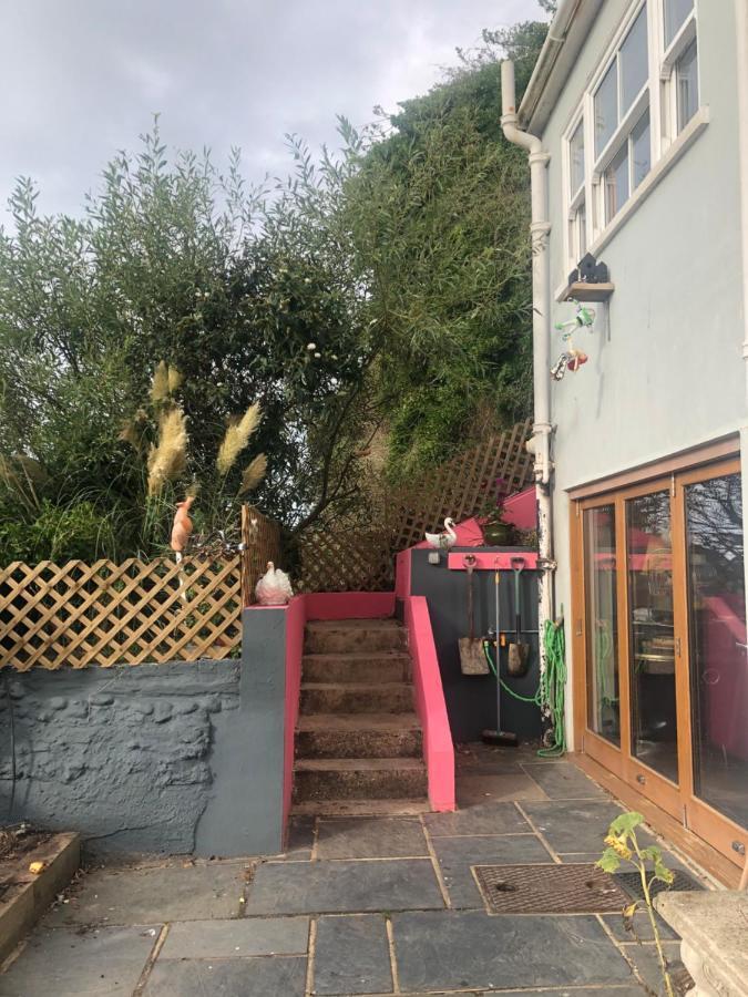 Pop Art Pad Heart Of Old Town With Parking! Apartment Hastings Exterior photo